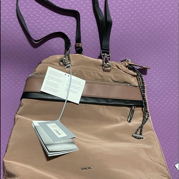 Old rose - Picture 2 of 12